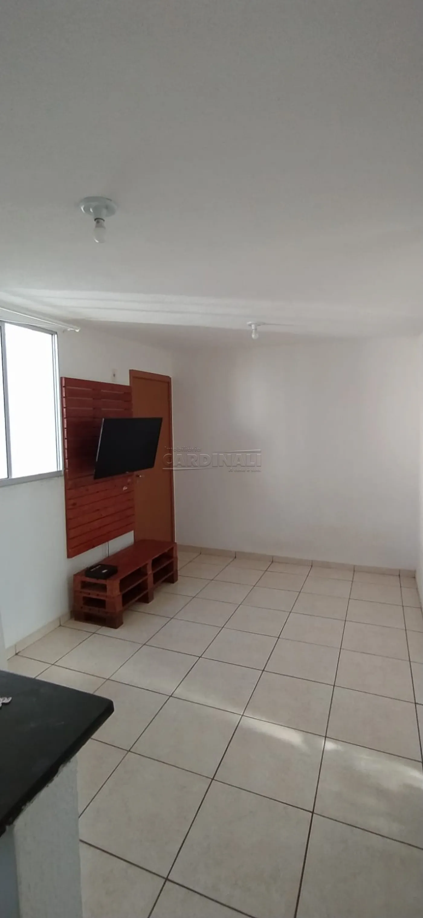 Apartamento / Padrão em São Carlos Alugar por R$1.223,00
