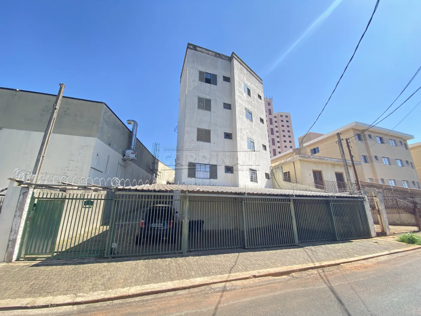 Apartamento / Padrão em São Carlos Alugar por R$1.000,00