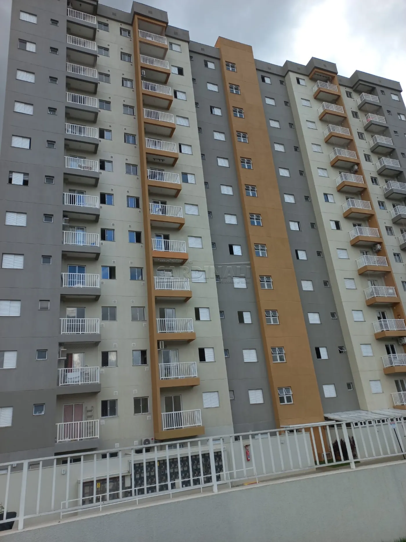 Apartamento / Padrão em São Carlos Alugar por R$1.223,00