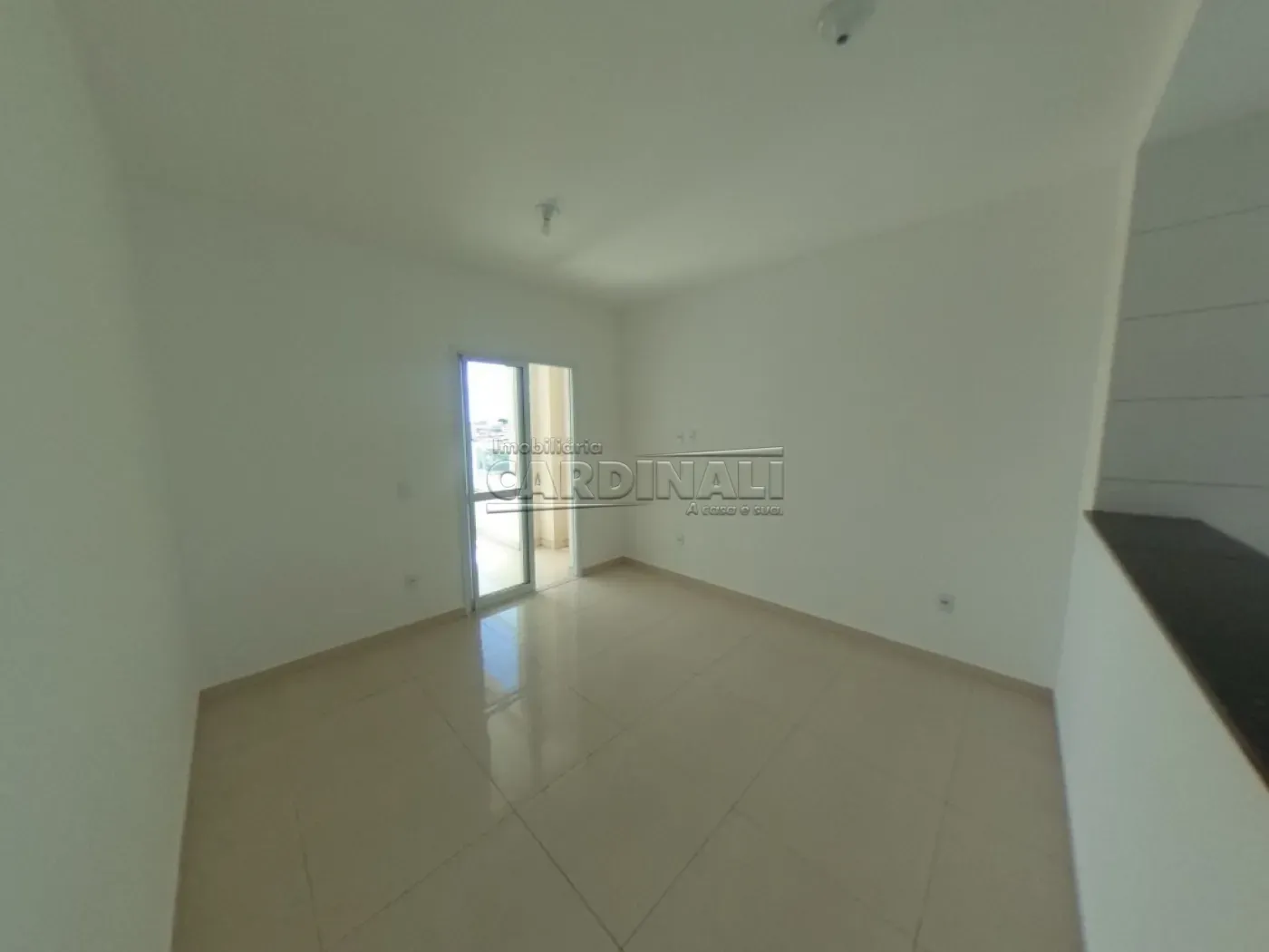 Apartamento / Padrão em São Carlos Alugar por R$2.223,00