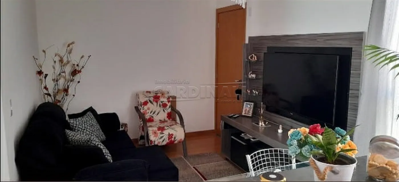 Apartamento / Padrão em São Carlos 