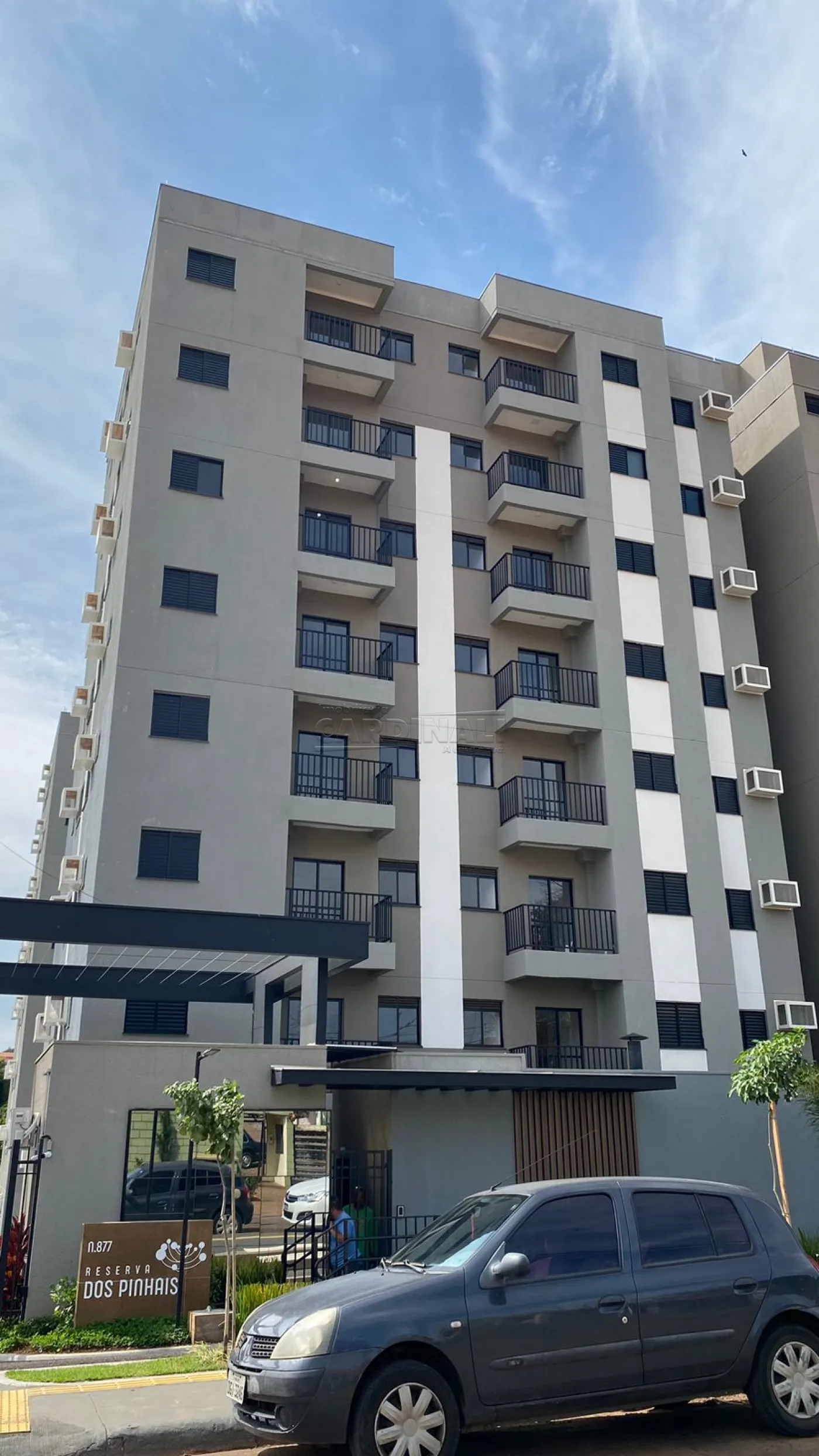 Apartamento / Padrão em São Carlos Alugar por R$889,00