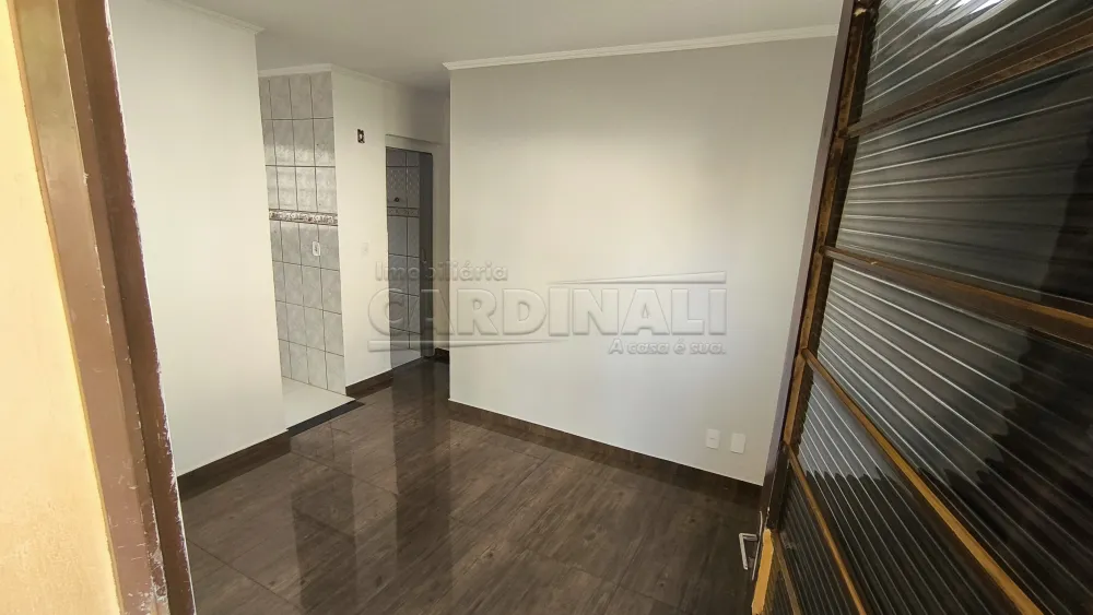 Apartamento / Padrão em Araraquara Alugar por R$650,00