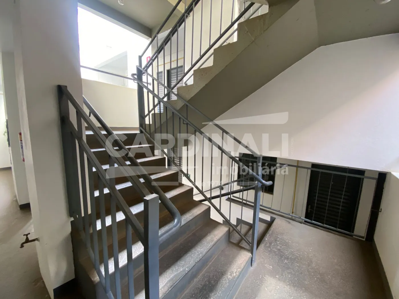 Escada Comprar Apartamento / Padrão em São Carlos R$ 170.000,00 - Foto 2