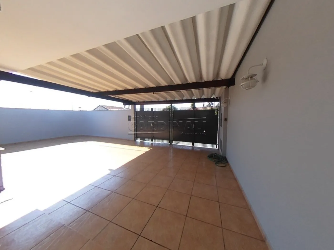 Alugar Casa / Padrão em São Carlos R$ 2.200,00 - Foto 2