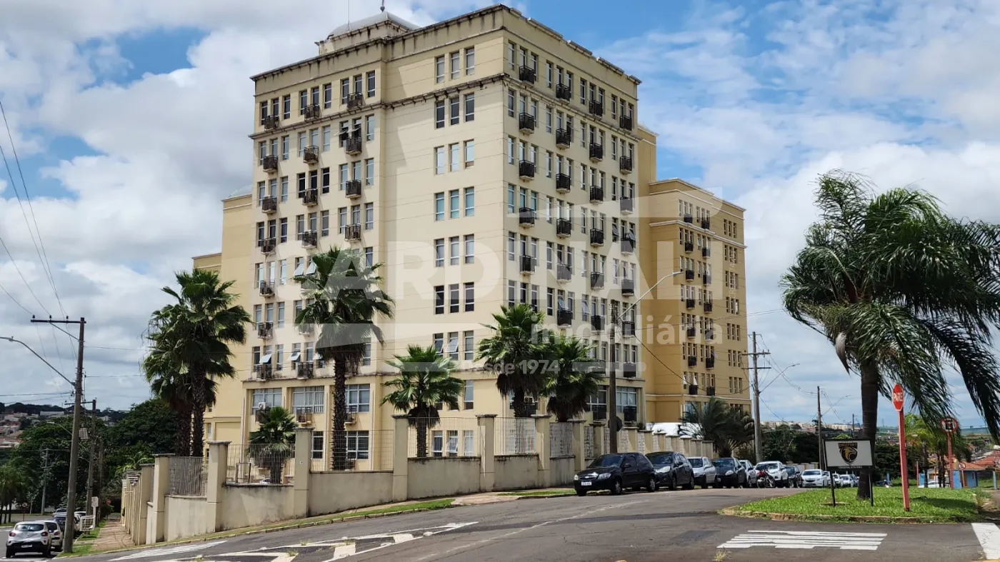 Comercial / Sala / Salão com Condomínio em São Carlos  Comercial / Sala / Salão com Condomínio em São Carlos
