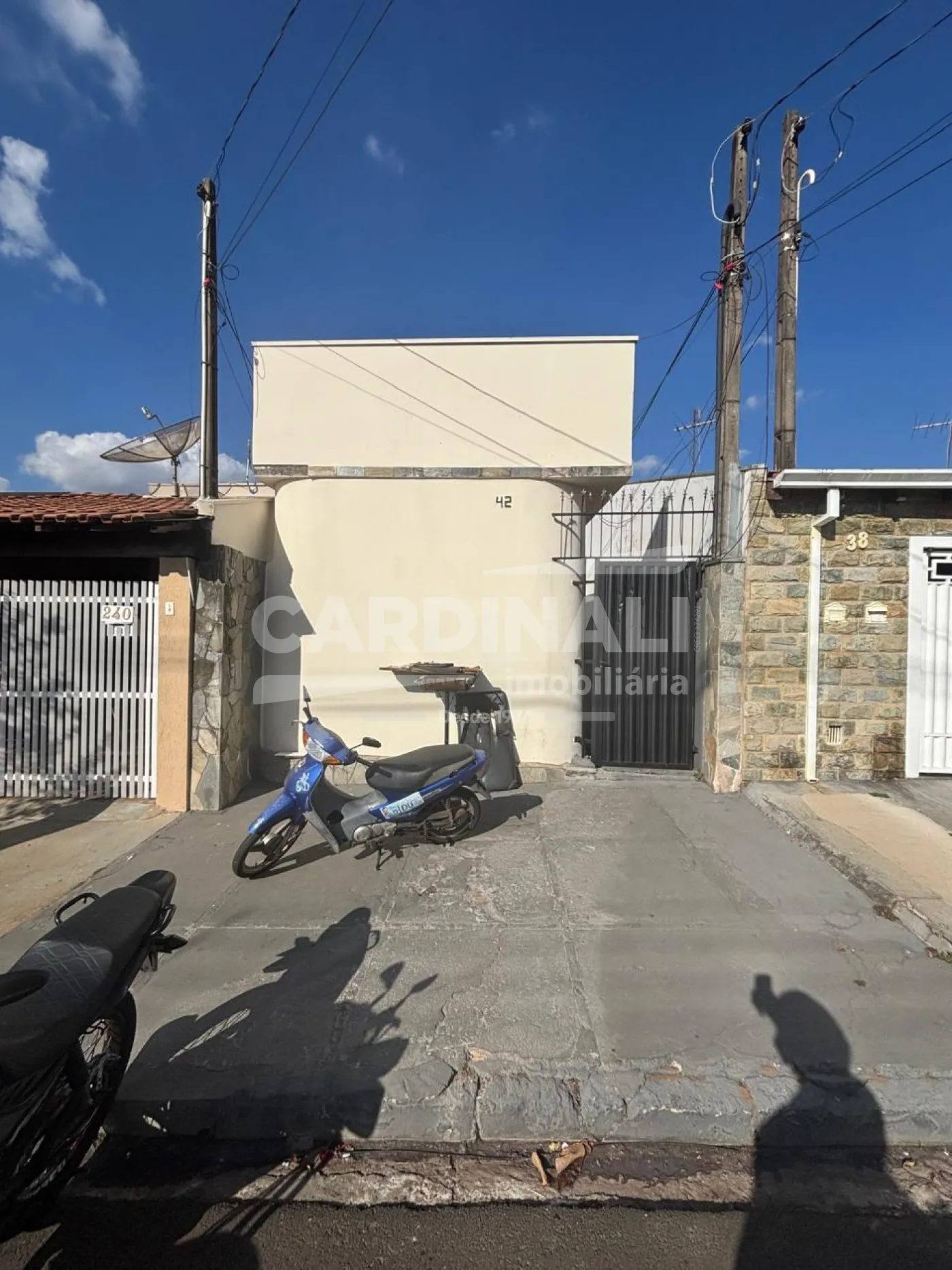 Apartamento / Kitchnet sem Condomínio em São Carlos Alugar por R$520,00