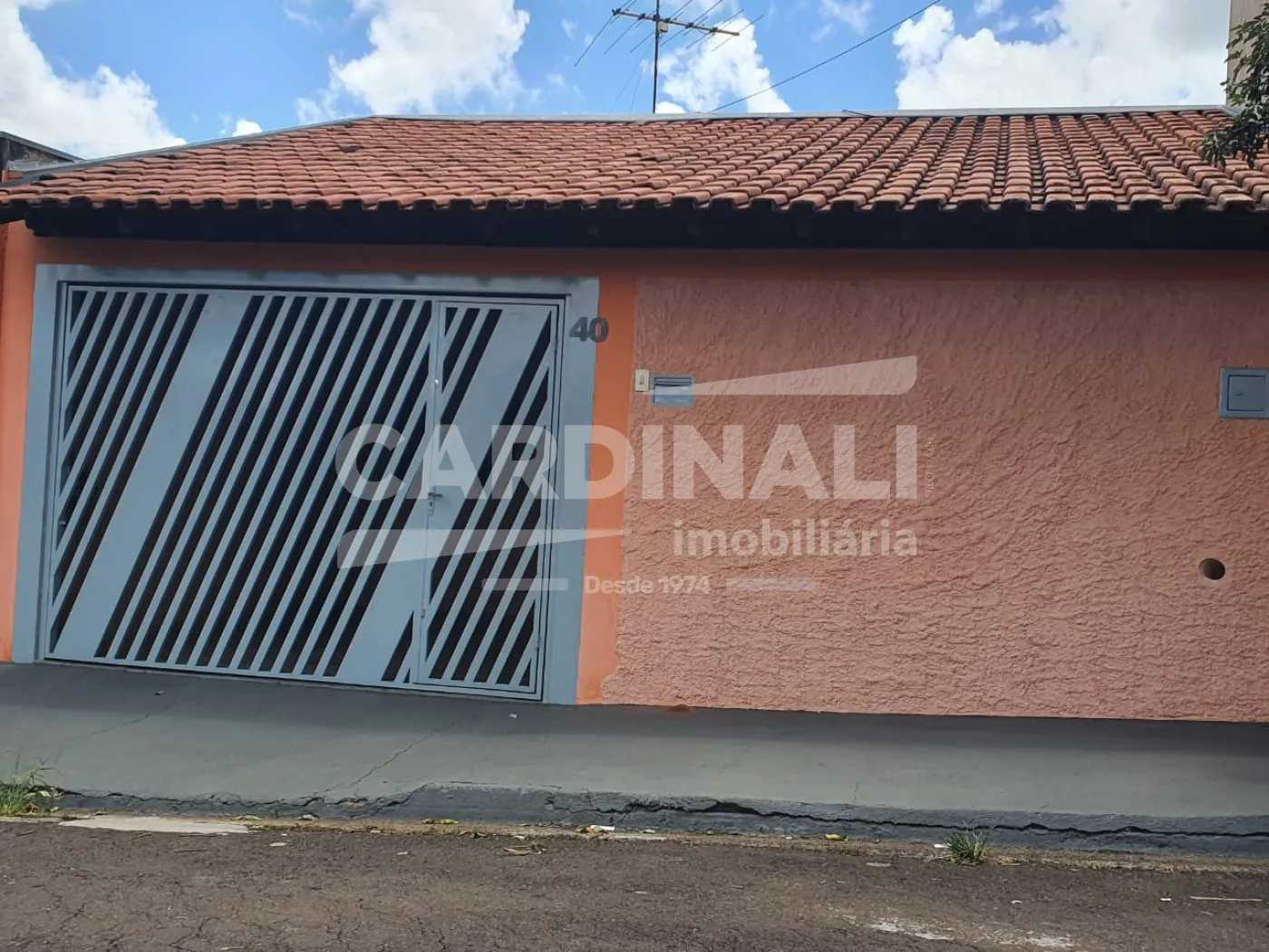 Alugar Casa / Padrão em São Carlos R$ 2.056,00 - Foto 1