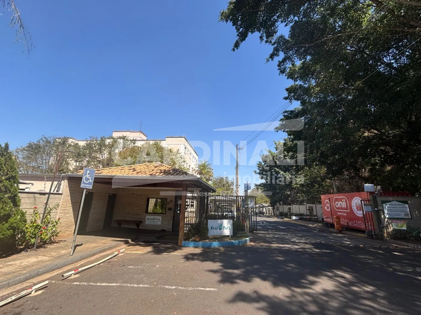 Apartamento / Padrão em São Carlos 