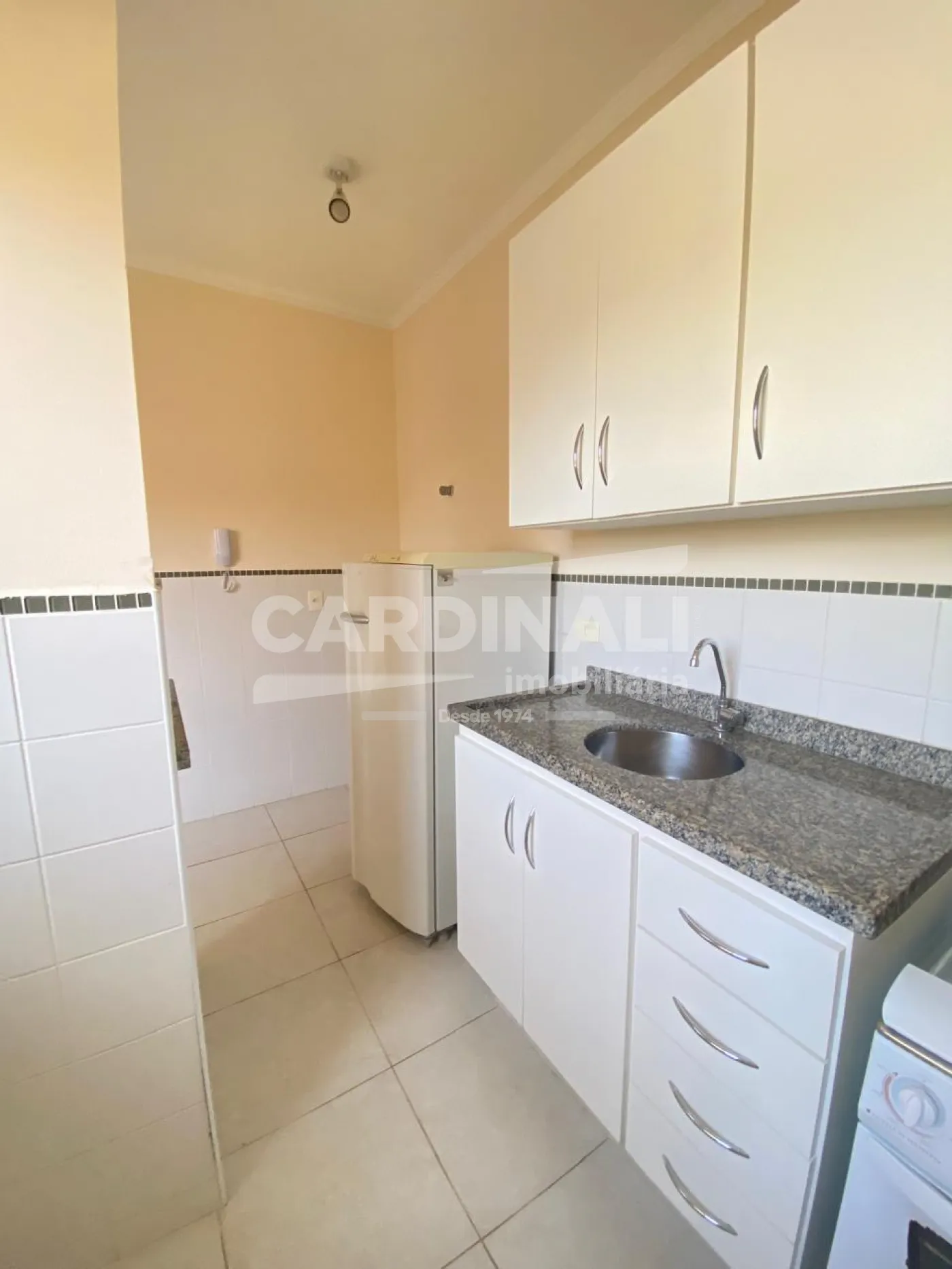 Alugar Apartamento / Kitchnet em Campinas R$ 1.556,00 - Foto 3