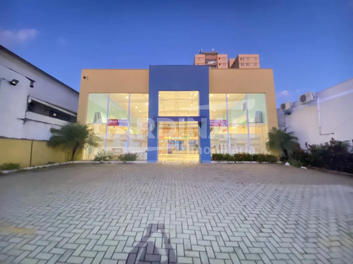 Comercial / Salão em São Carlos Alugar por R$23.000,00