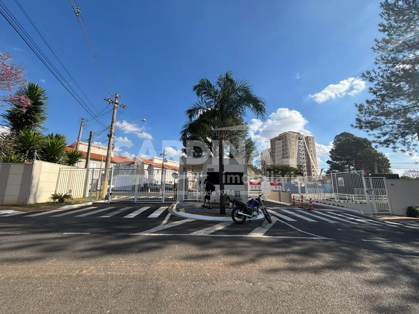 Apartamento / Padrão em São Carlos Alugar por R$2.051,00