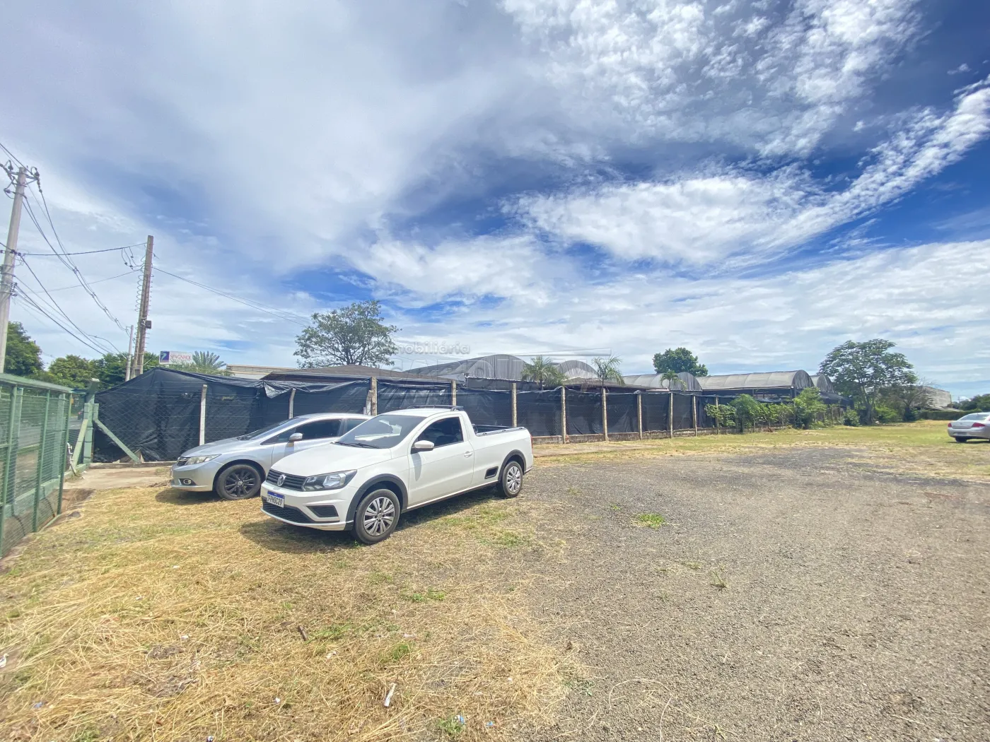 Terreno / Padrão em São Carlos Alugar por R$3.500,00