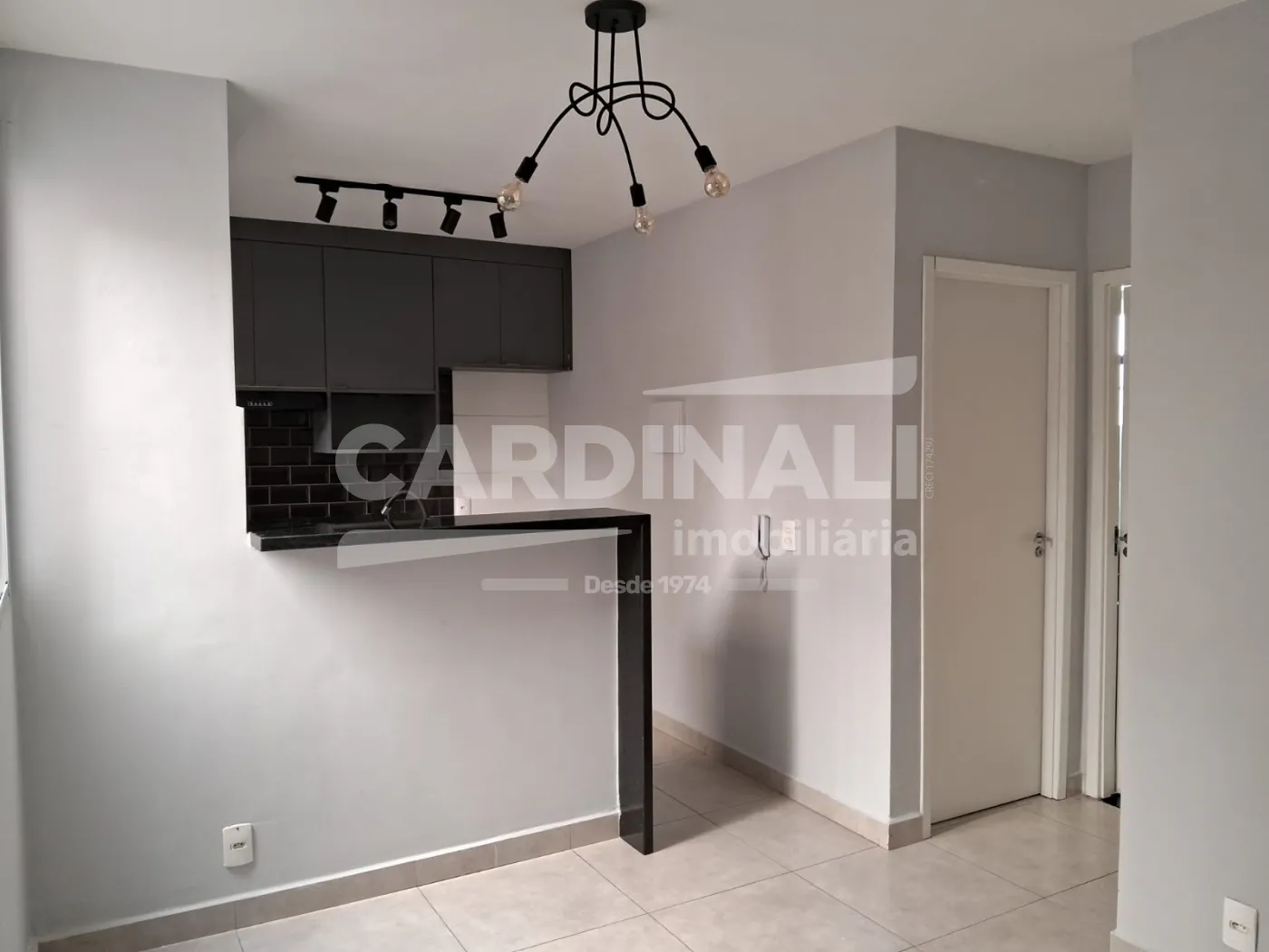Apartamento / Padrão em Araraquara Alugar por R$904,93