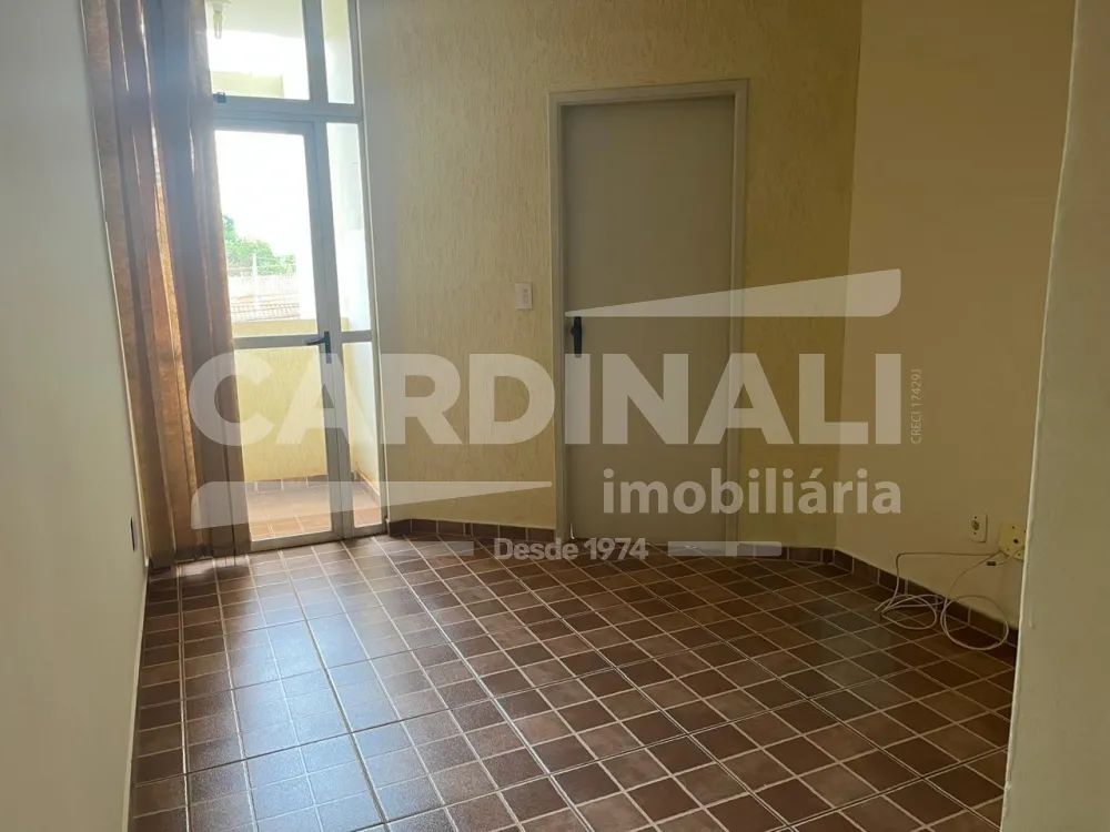 Apartamento / Padrão em Araraquara Alugar por R$700,00