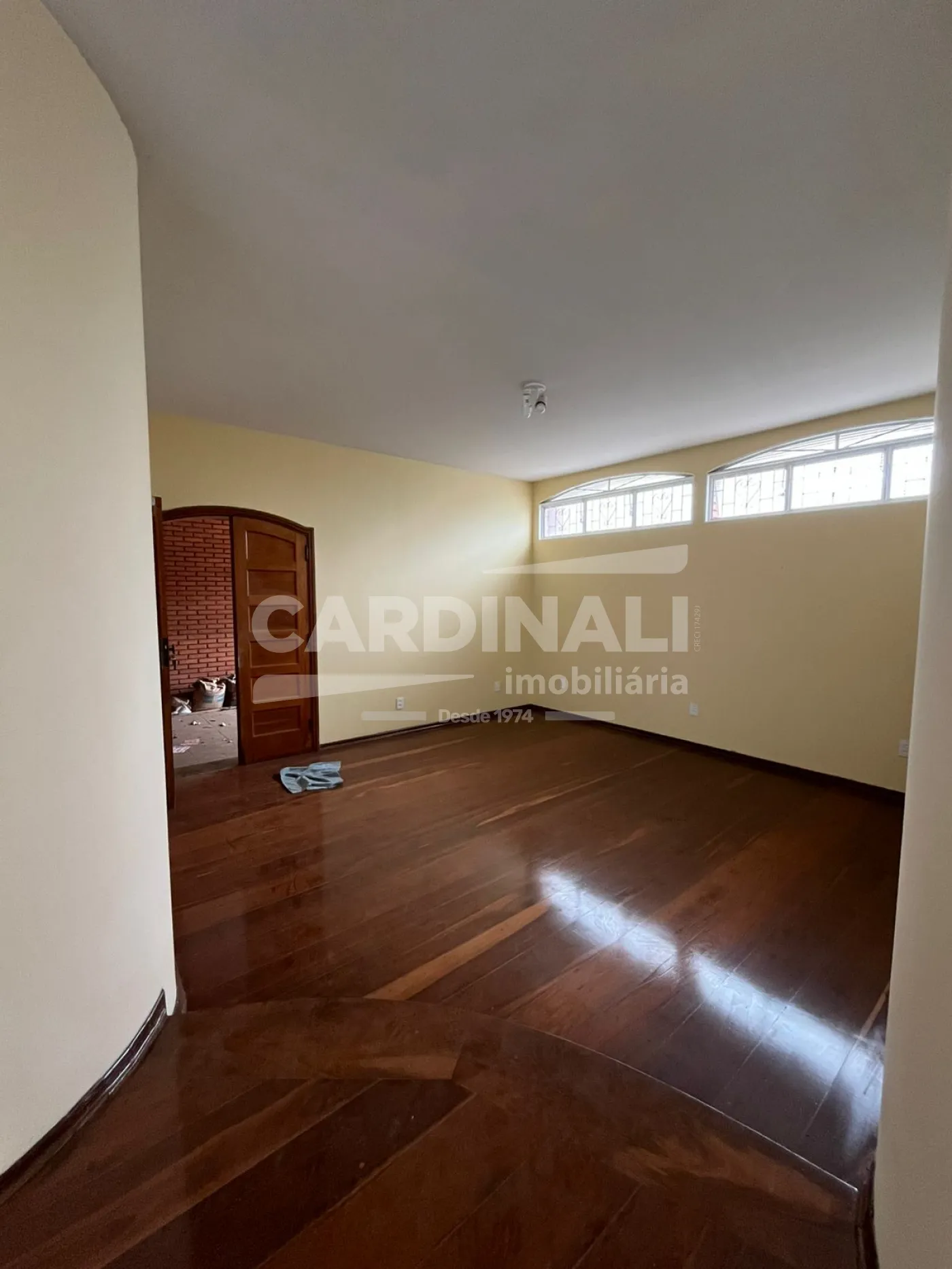 Casa / Padrão em Ibaté Alugar por R$2.800,00