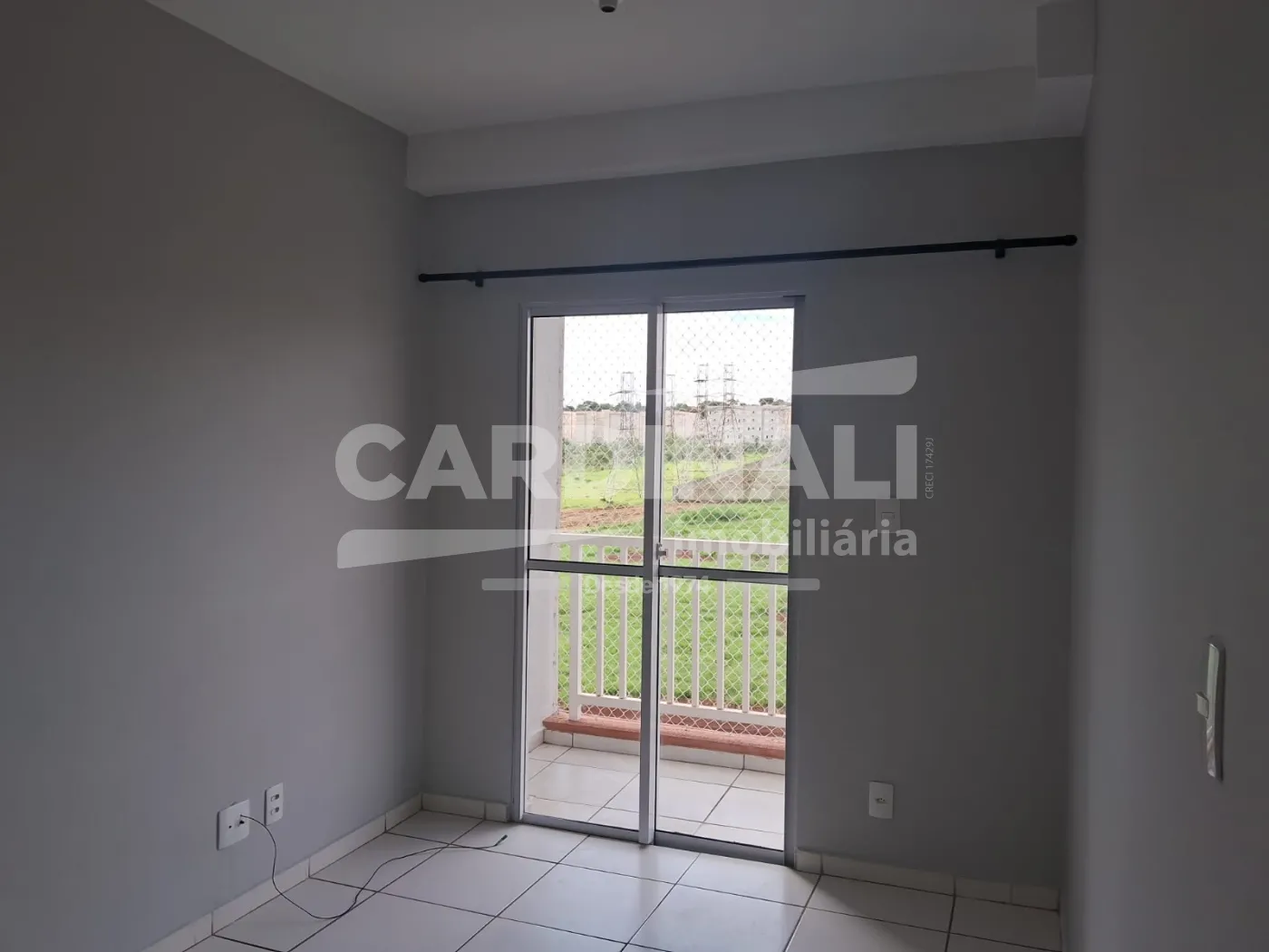 Apartamento / Padrão em Araraquara Alugar por R$1.333,33