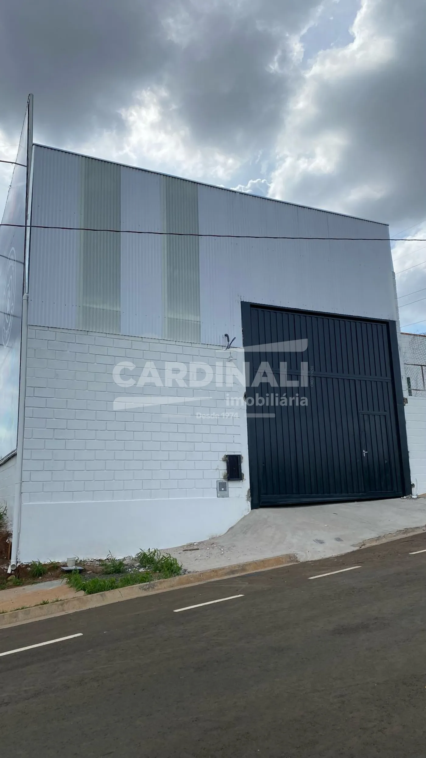 Comercial / Galpão em São Carlos Alugar por R$4.445,00