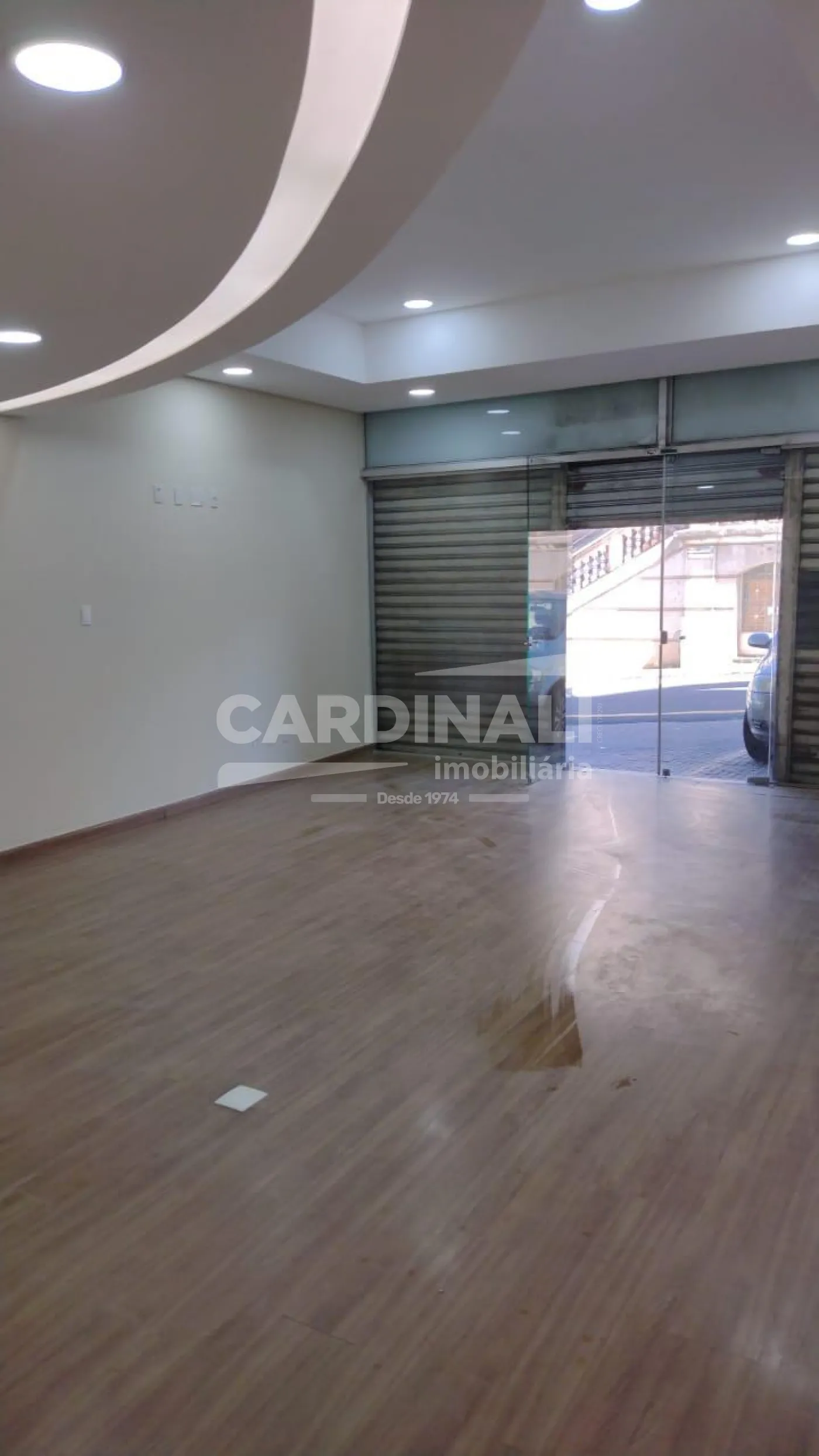 Comercial / Salão em São Carlos Alugar por R$4.445,00