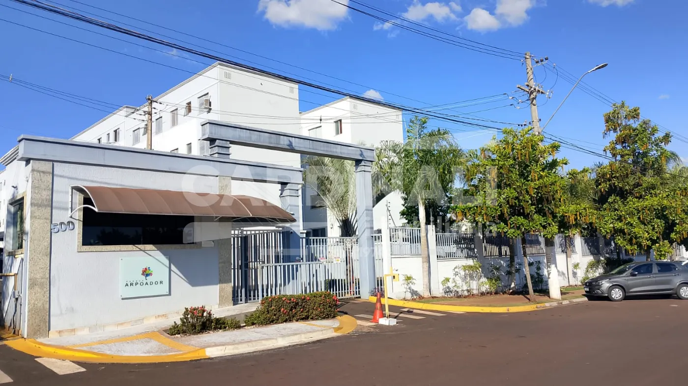 Apartamento / Padrão em Araraquara 