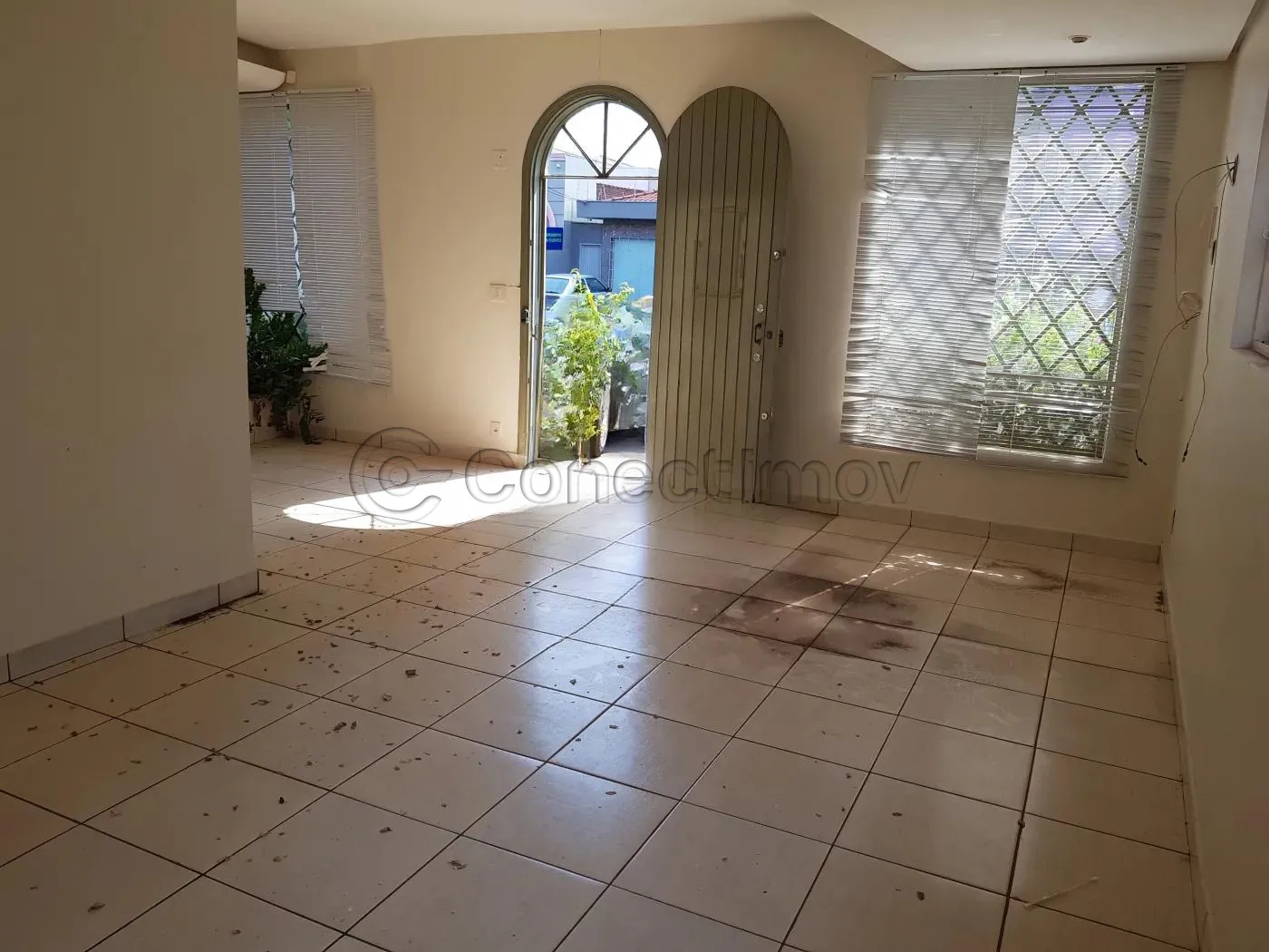Comercial / Padrão em Ribeirão Preto Alugar por R$6.000,00
