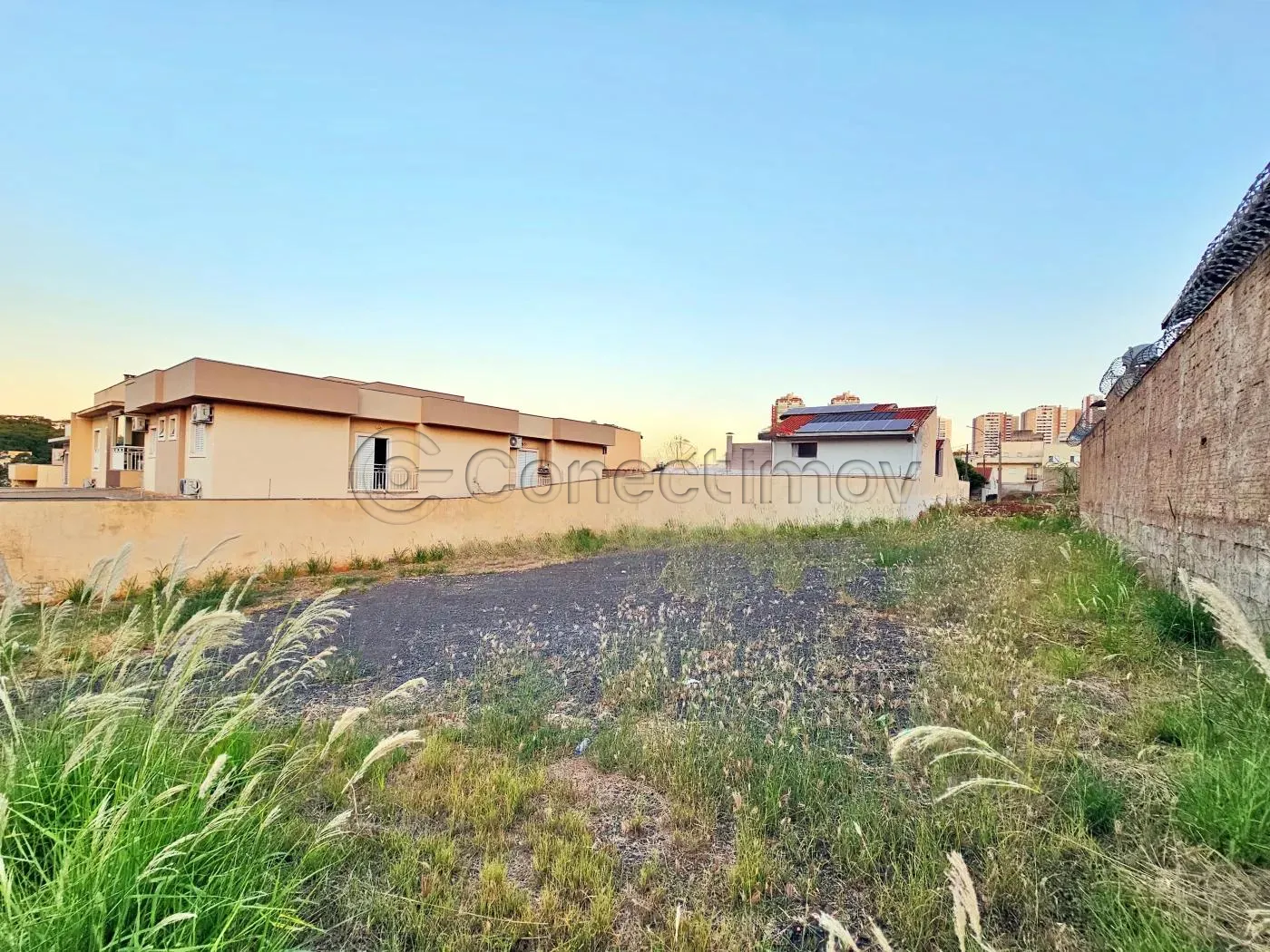 Terreno / Padrão em Ribeirão Preto Alugar por R$4.000,00