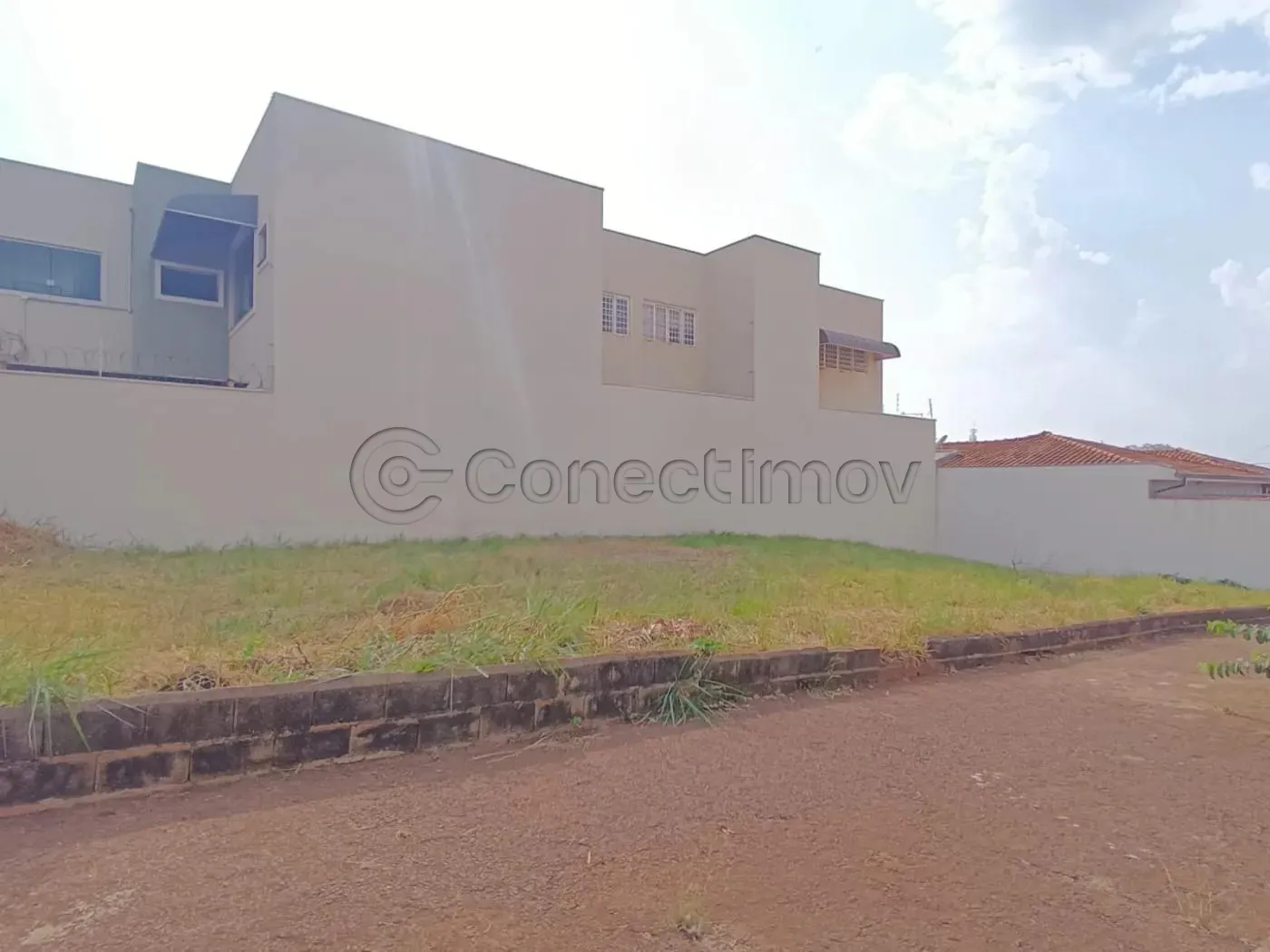 Terreno / Padrão em Ribeirão Preto Alugar por R$3.270,00