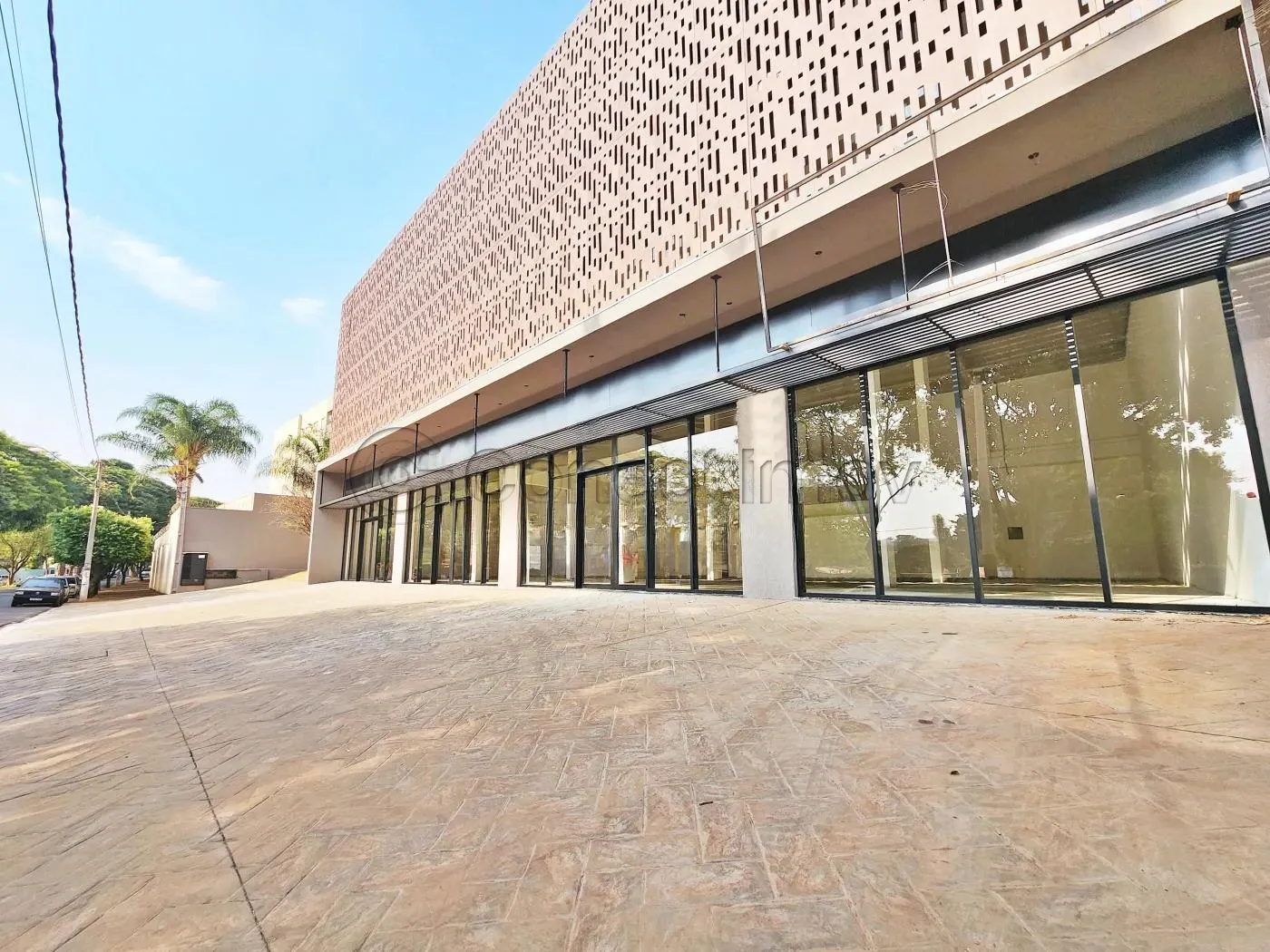 Comercial / Salão sem Condomínio em Ribeirão Preto Alugar por R$6.400,00