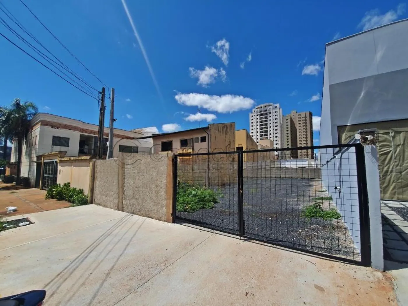 Terreno / Padrão em Ribeirão Preto Alugar por R$3.000,00
