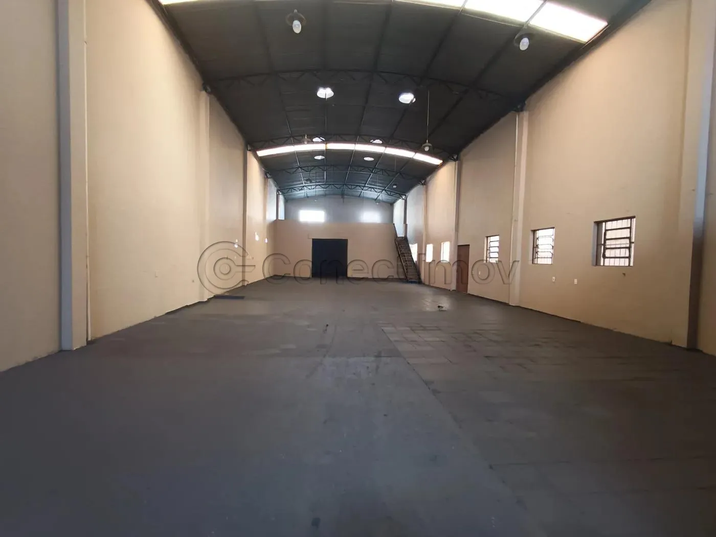 Comercial / Salão sem Condomínio em Ribeirão Preto Alugar por R$6.000,00