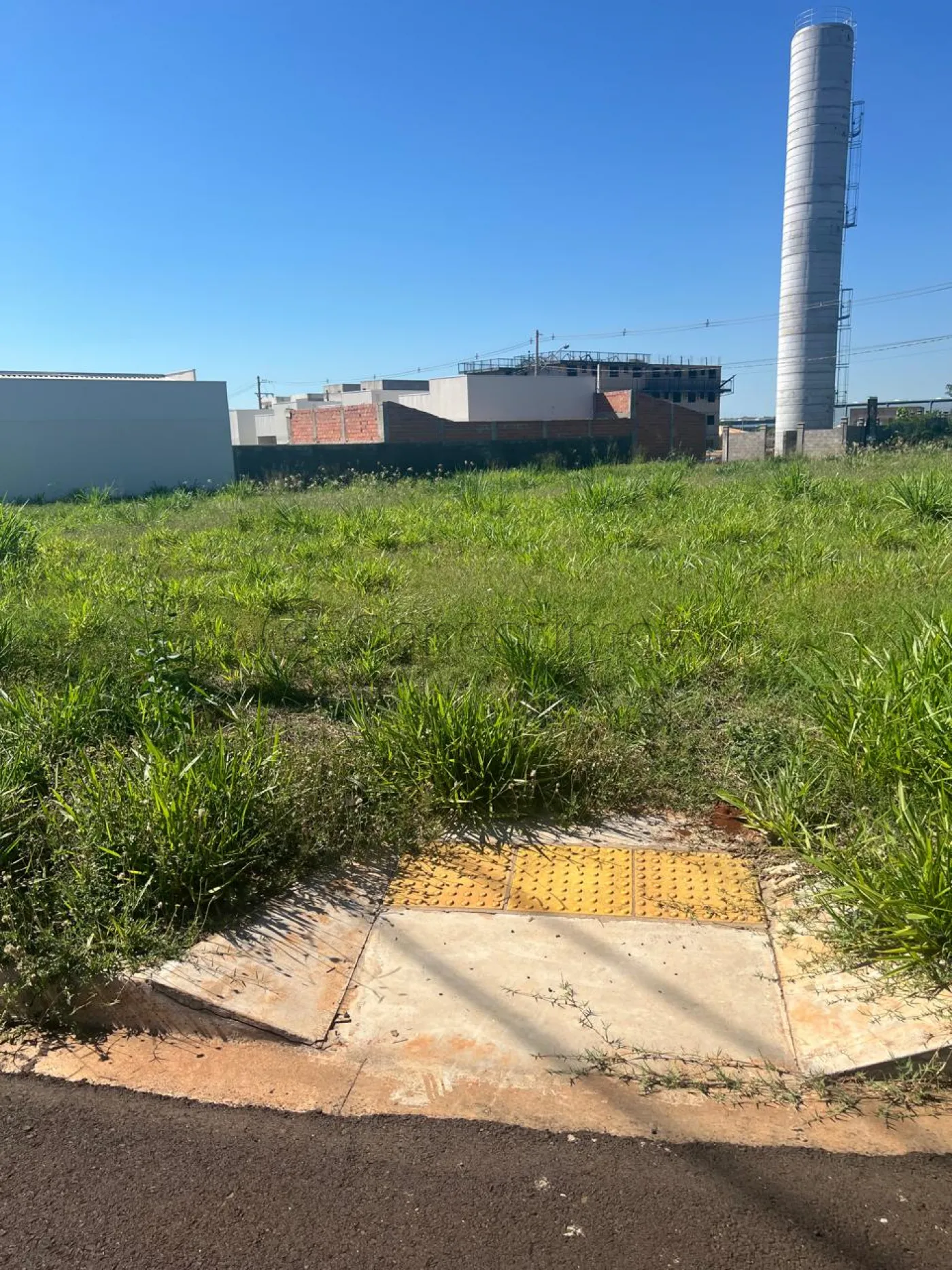 Terreno / Padrão em Ribeirão Preto Alugar por R$5.900,00