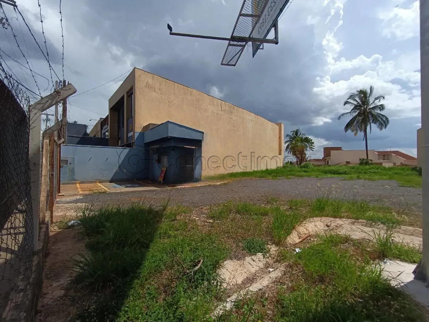 Terreno / Padrão em Ribeirão Preto Alugar por R$3.500,00