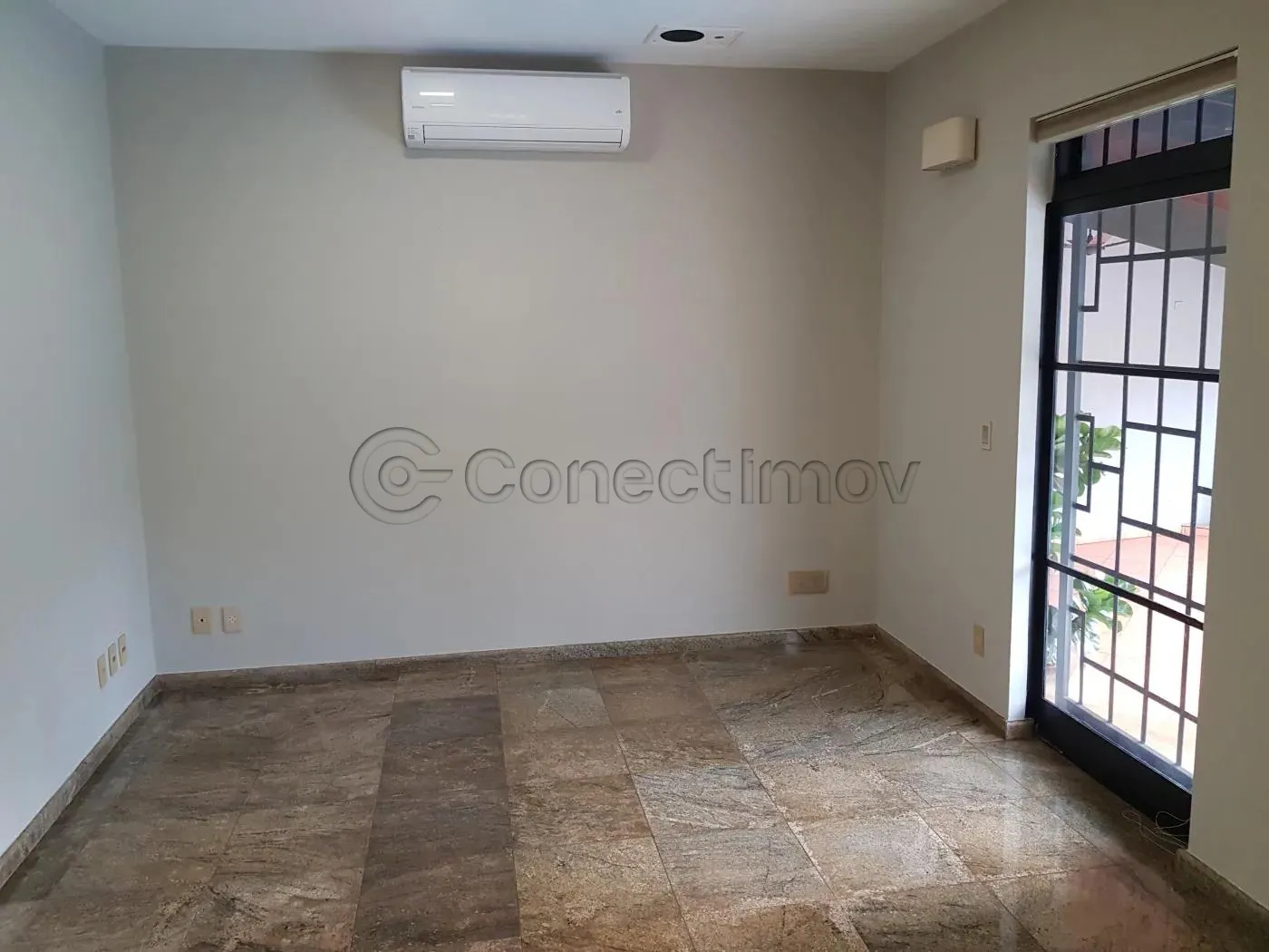 Comercial / Sala sem Condomínio em Ribeirão Preto Alugar por R$2.500,00