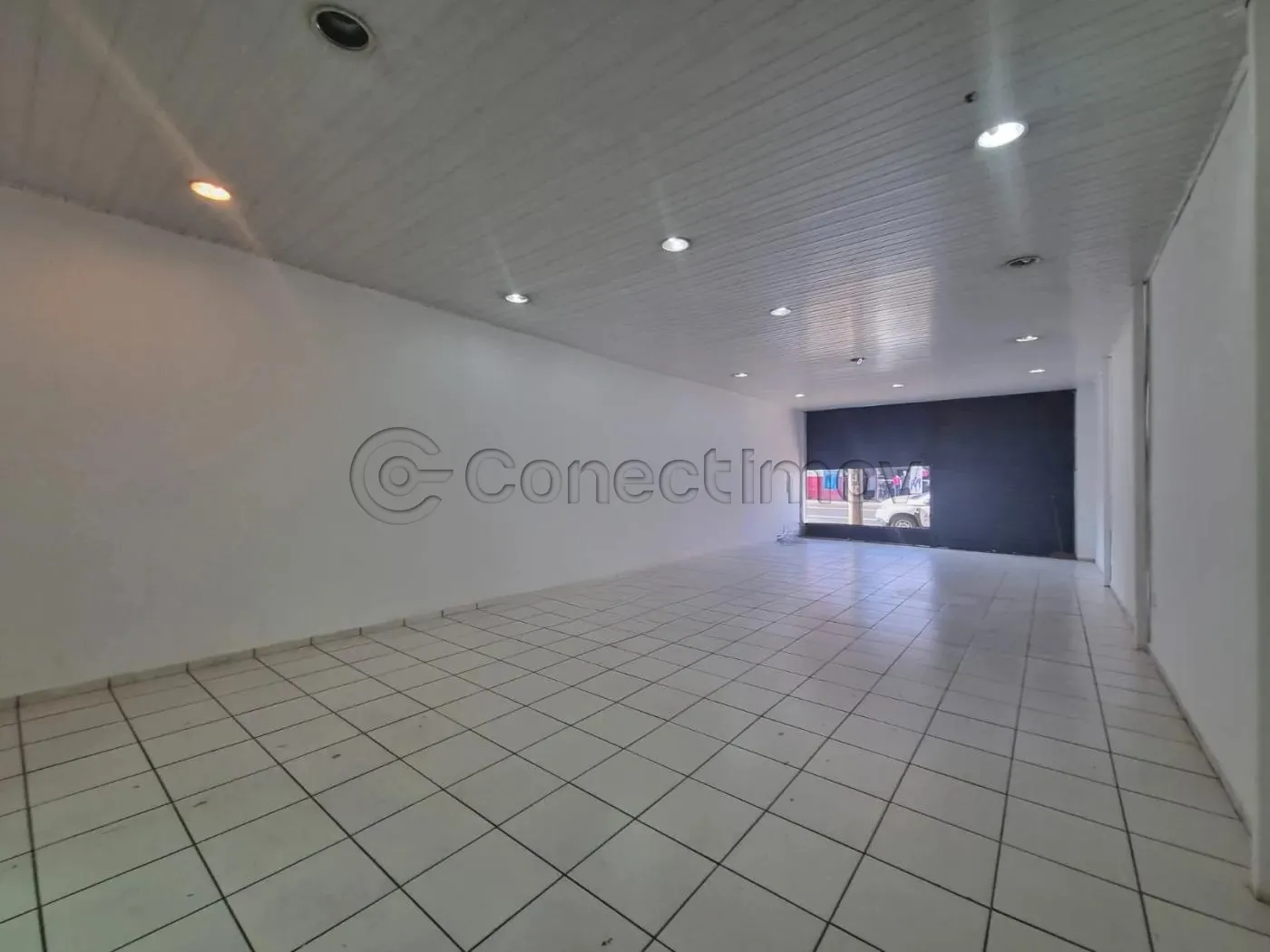 Comercial / Salão sem Condomínio em Ribeirão Preto Alugar por R$3.700,00