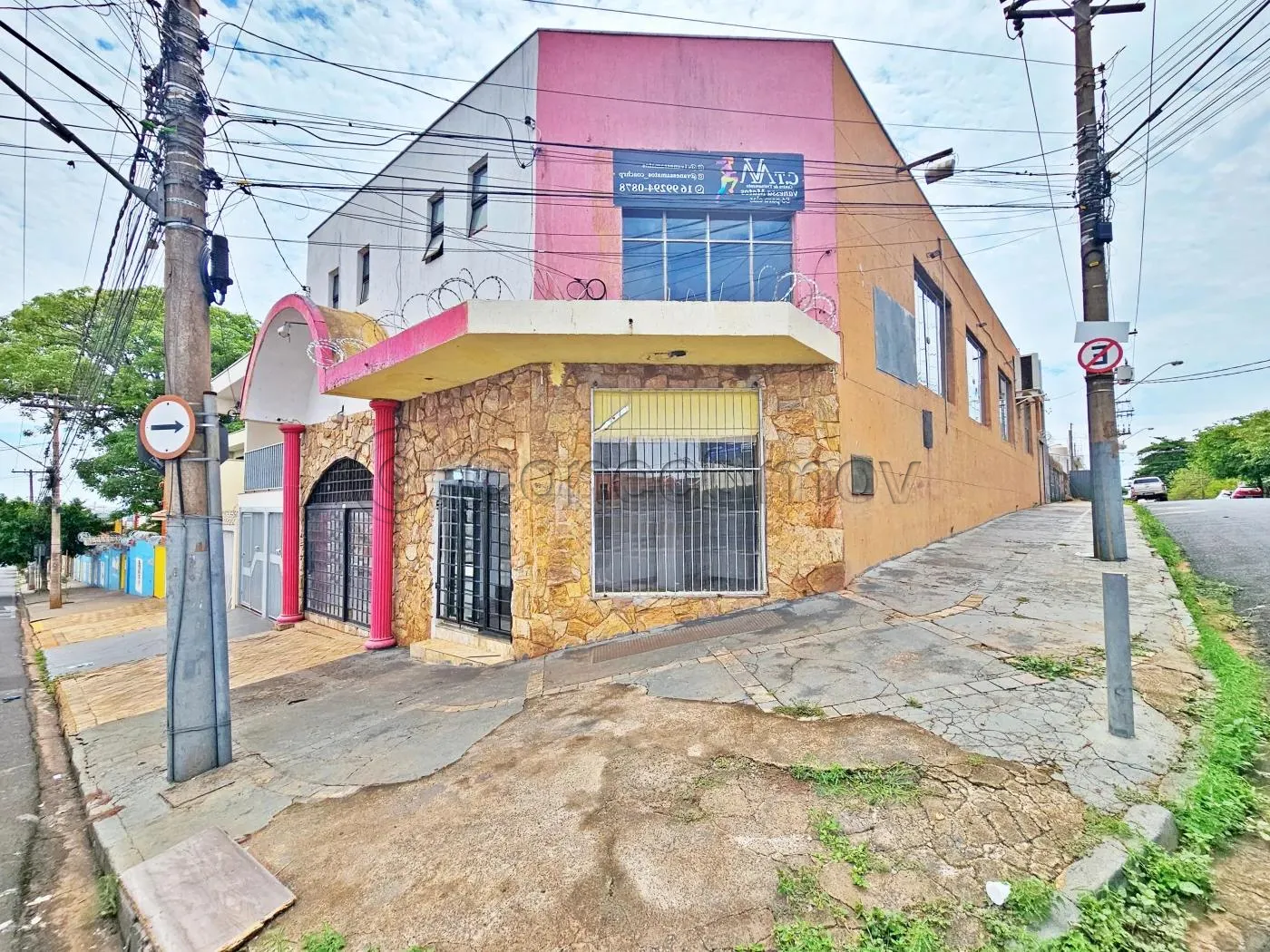 Comercial / Padrão em Ribeirão Preto Alugar por R$3.600,00