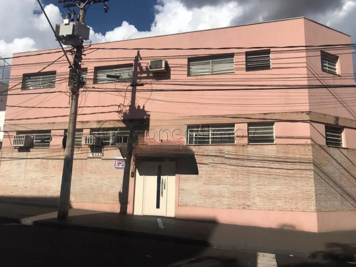 Comercial / Ponto Comercial em Ribeirão Preto Alugar por R$7.000,00