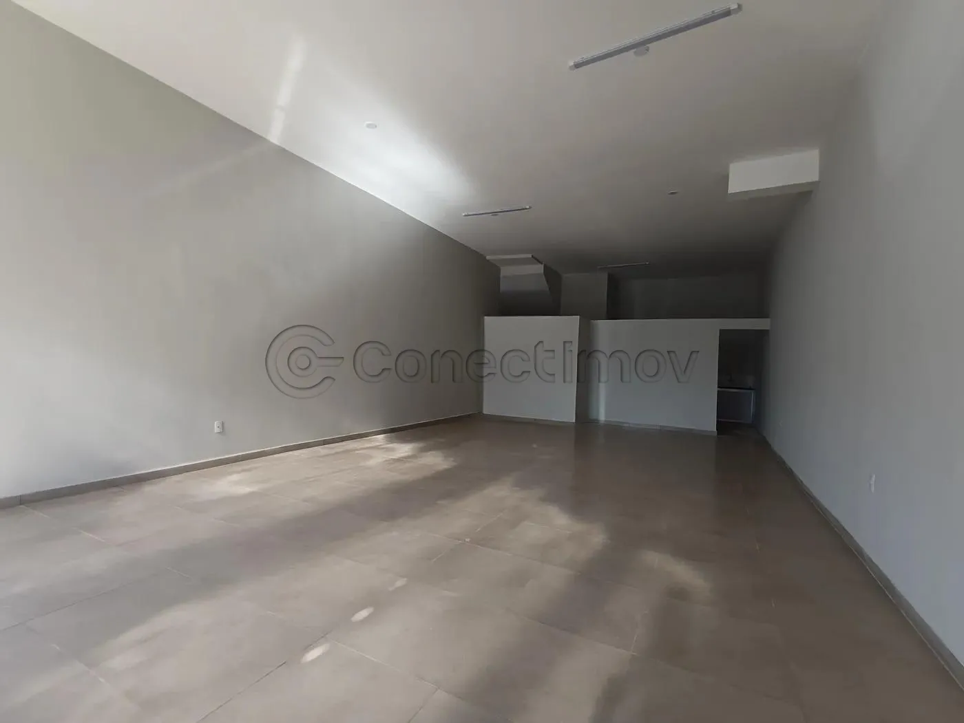 Comercial / Salão sem Condomínio em Ribeirão Preto Alugar por R$2.500,00