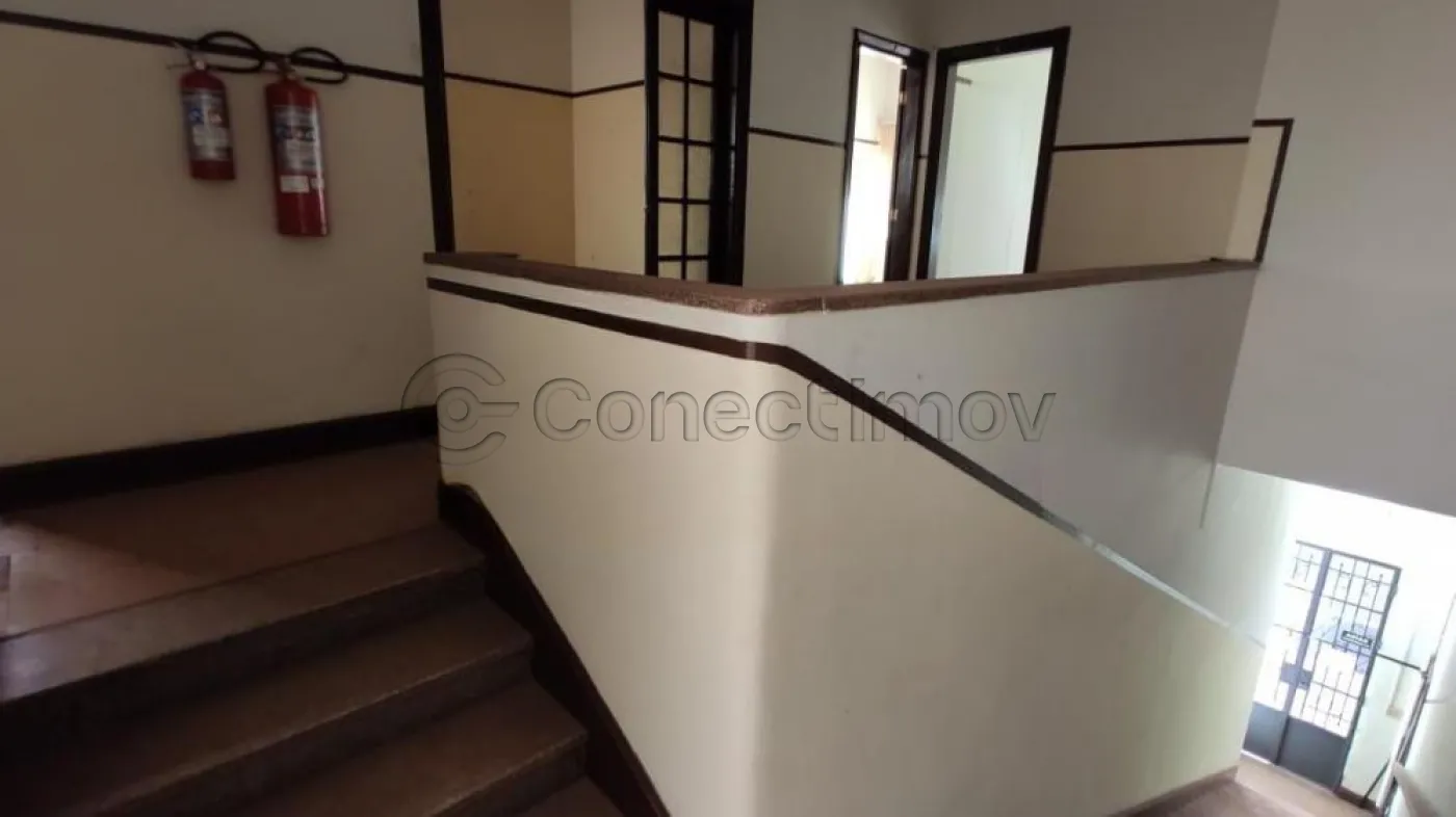 Comercial / Padrão em Ribeirão Preto Alugar por R$2.500,00
