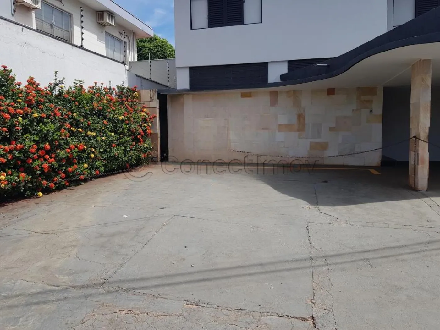Comercial / Padrão em Ribeirão Preto Alugar por R$3.200,00