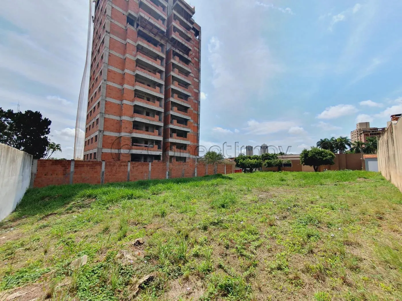 Terreno / Padrão em Ribeirão Preto Alugar por R$6.000,00