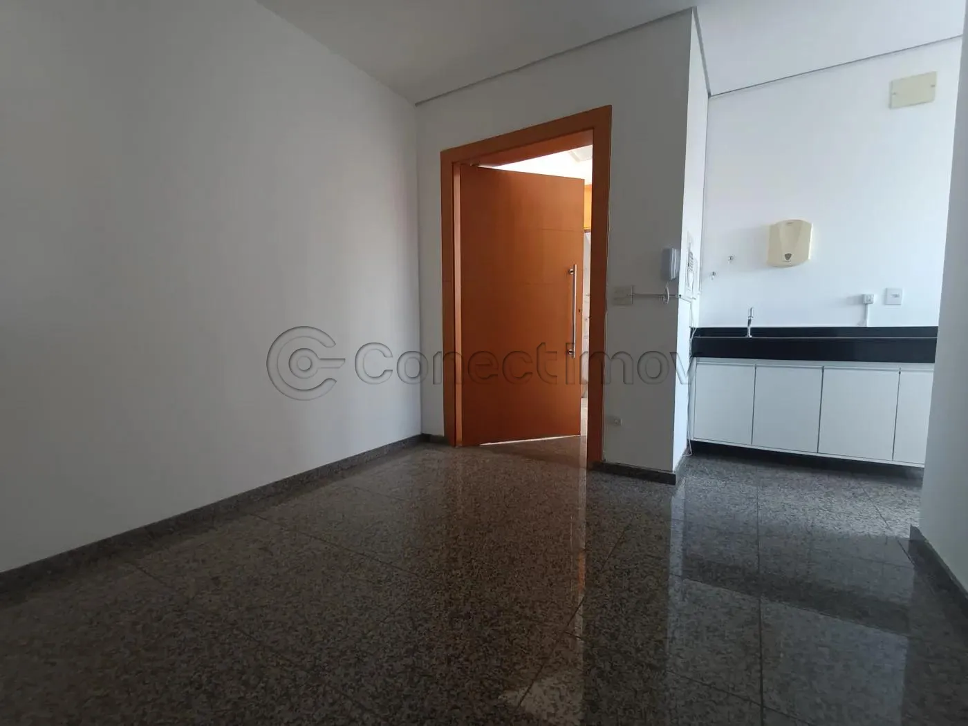Comercial / Salão sem Condomínio em Ribeirão Preto Alugar por R$3.800,00