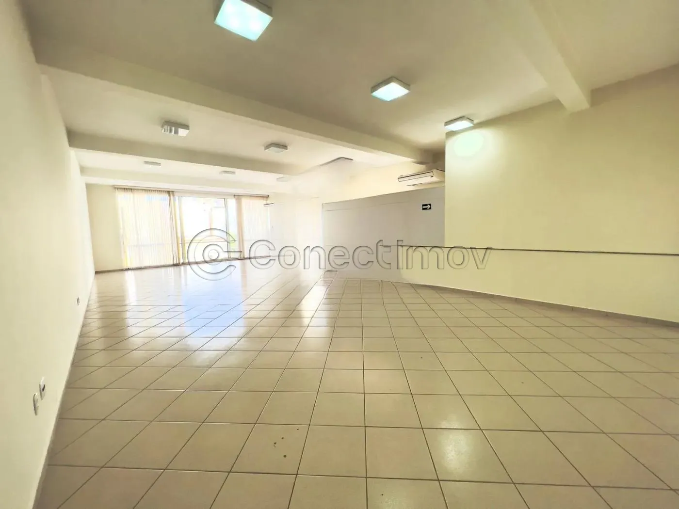 Comercial / Salão sem Condomínio em Ribeirão Preto Alugar por R$5.900,00