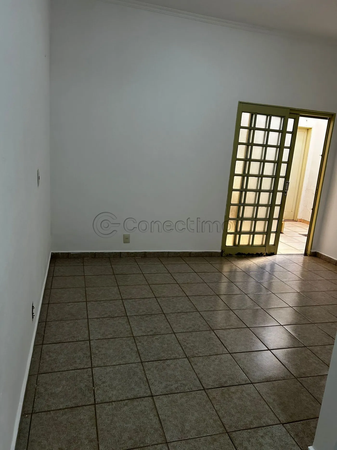 Comercial / Sala sem Condomínio em Ribeirão Preto Alugar por R$2.000,00