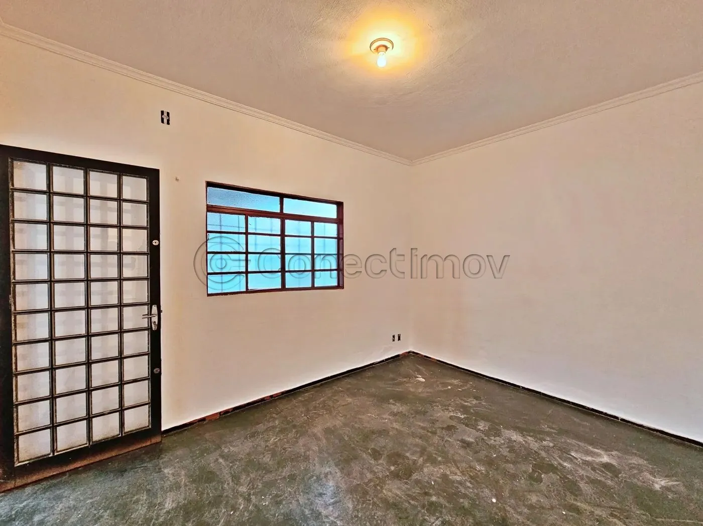 Casa / Padrão em Ribeirão Preto Alugar por R$2.000,00