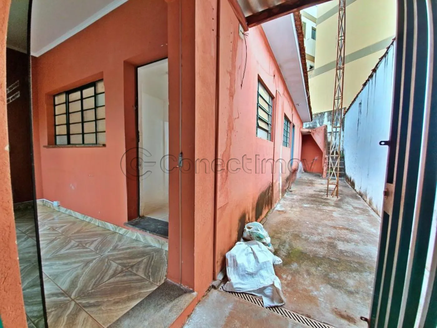 Comercial / Padrão em Ribeirão Preto Alugar por R$1.600,00