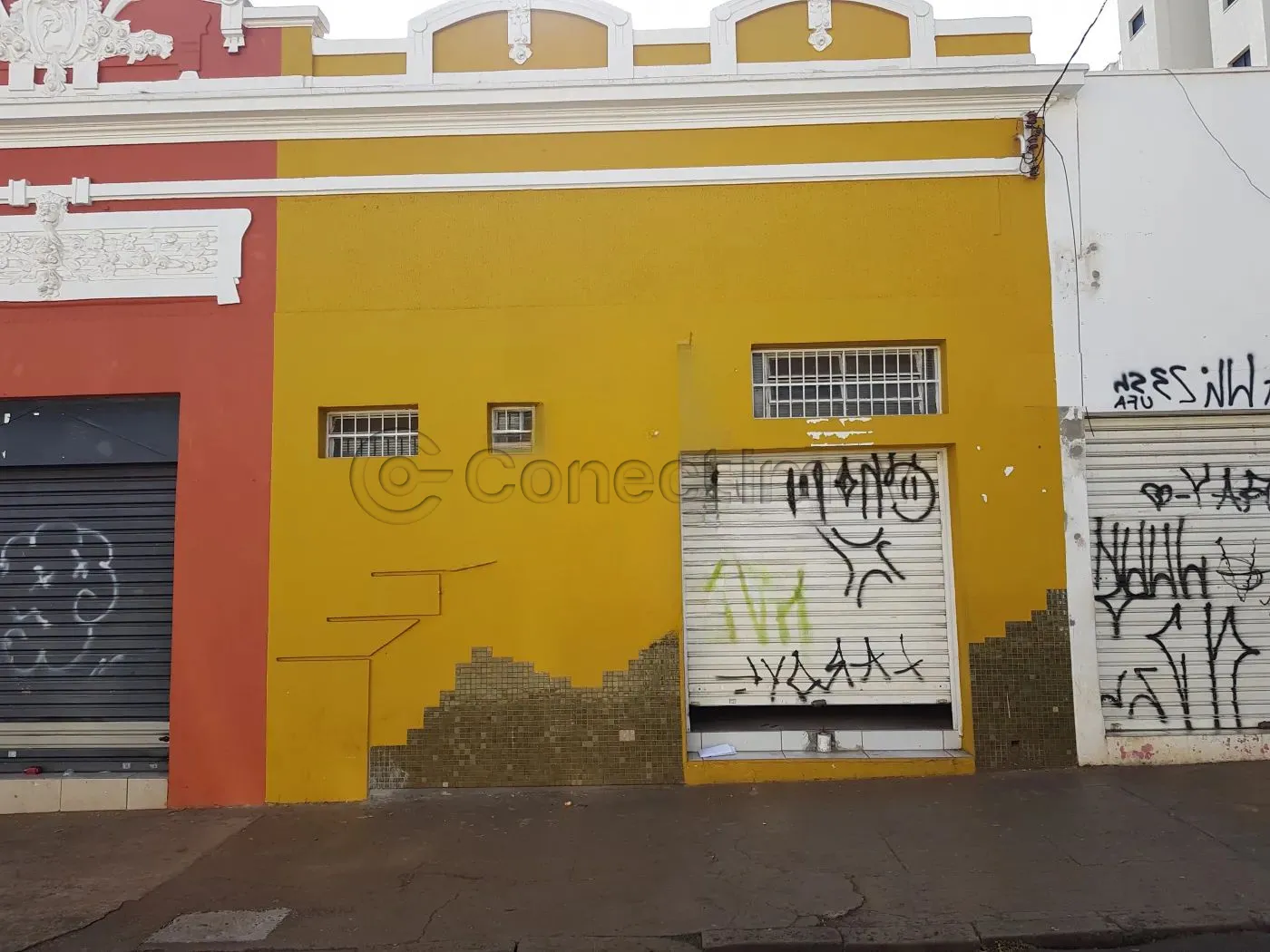 Comercial / Padrão em Ribeirão Preto Alugar por R$2.200,00