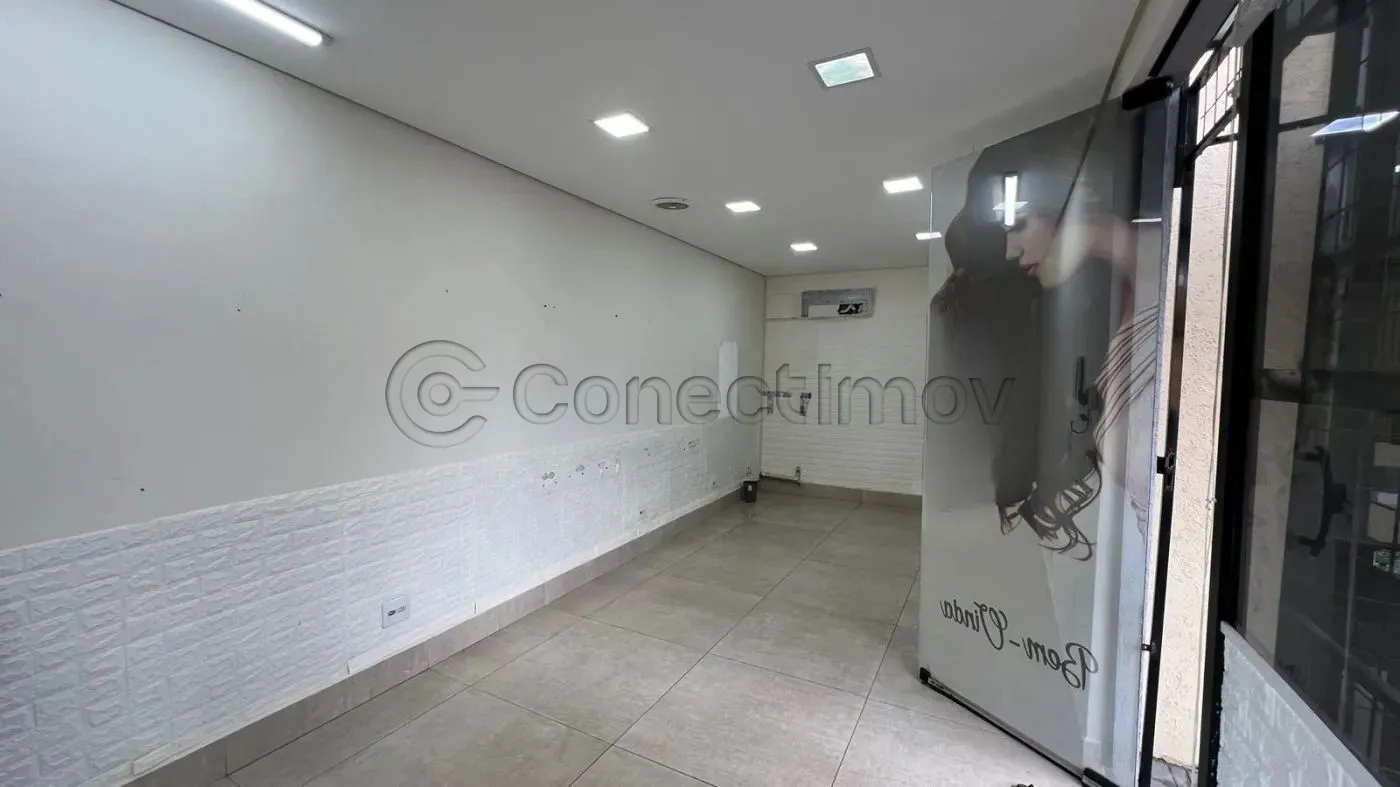 Comercial / Ponto Comercial em Ribeirão Preto Alugar por R$1.590,00