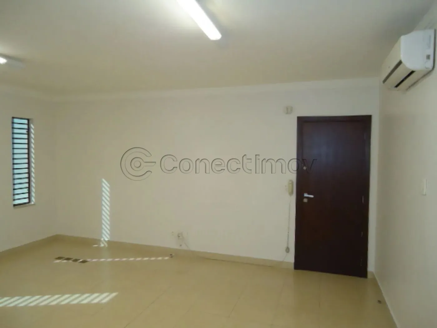 Comercial / Sala sem Condomínio em Ribeirão Preto Alugar por R$1.600,00