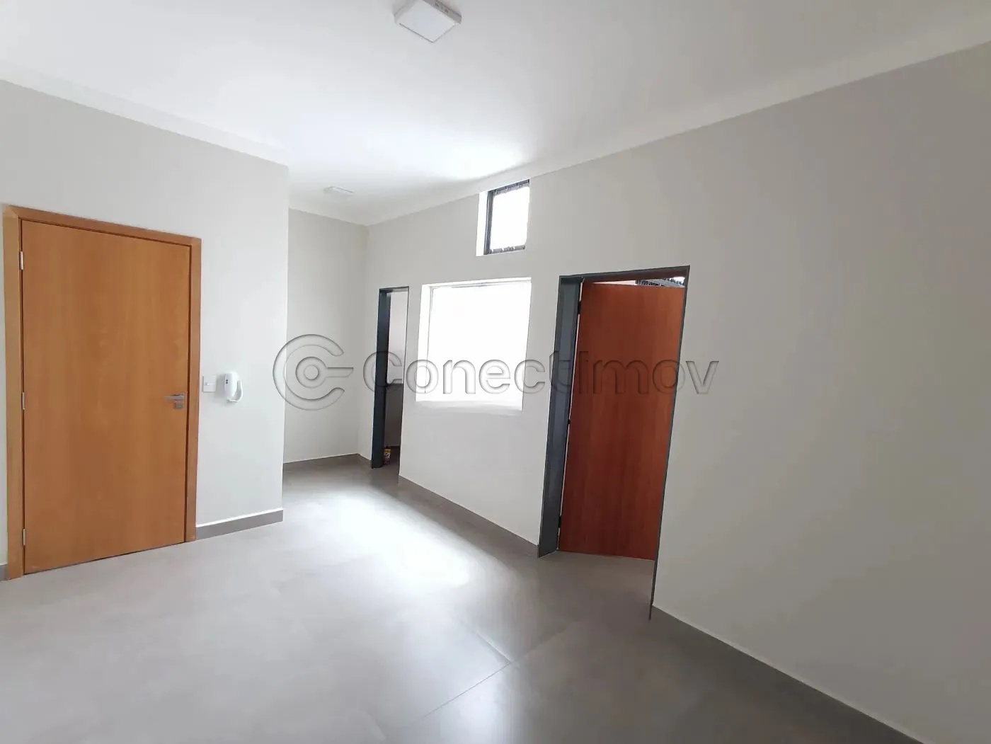 Comercial / Sala sem Condomínio em Ribeirão Preto Alugar por R$2.000,00