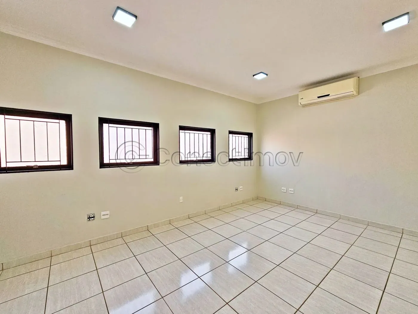Comercial / Sala sem Condomínio em Ribeirão Preto Alugar por R$1.800,00